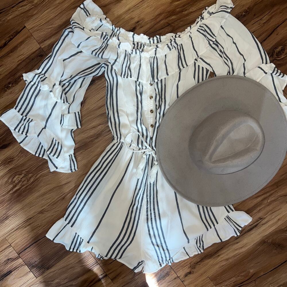 American Eagle White Blue Off Shoulder Striped Romper Ruffle Bell Sleeve Size XS
